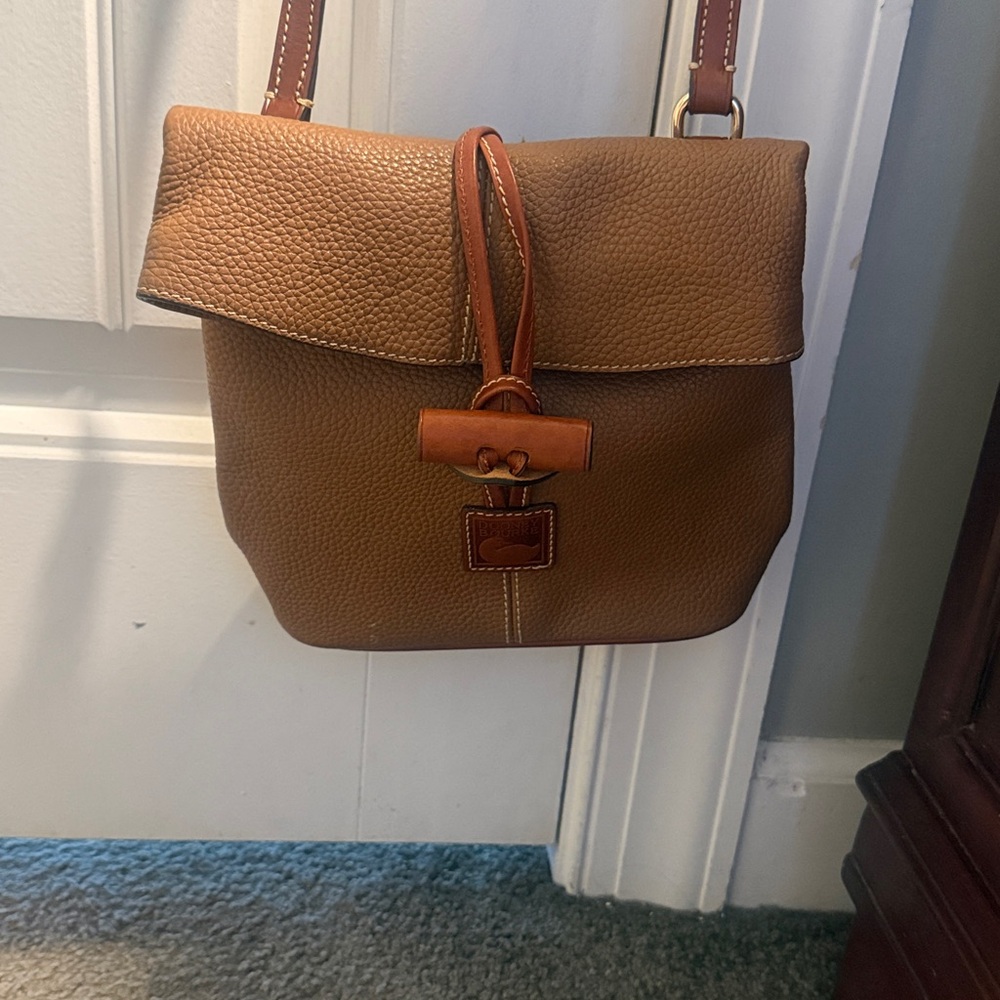 Dooney & Bourke pebble grain crossbody - Picture 3 of 5